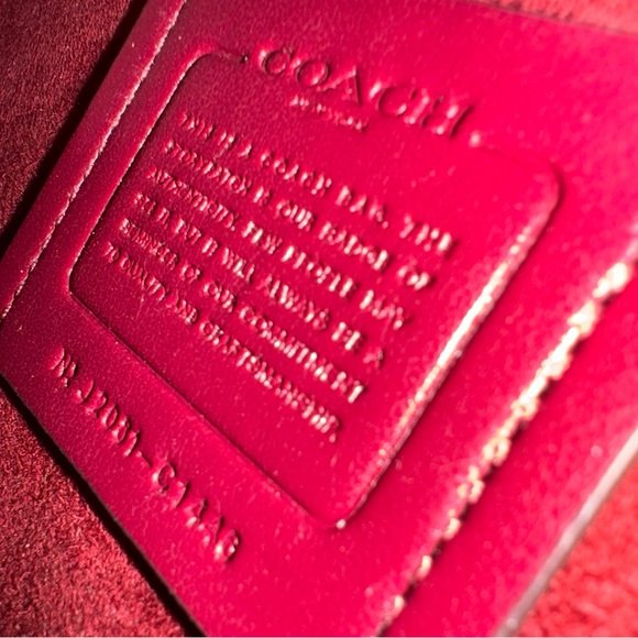 Coach Klare Crossbody With Rainbow Linear Quilting - Picture 5 of 14